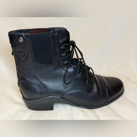 Ariat Paddock Black Leather Cap Toe Prairie Riding Combat Western Women’s Boot 7 - Picture 1 of 6